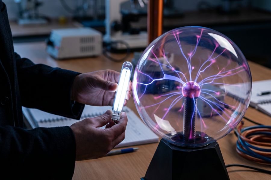 Coment jouer avec une lampe plasma ?