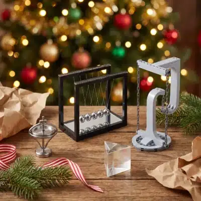 Coffret Grand Bureau du Physicien : Gyroscope Anti Gravité, Pendule de Newton Infini, Prisme Triangulaire Lumineux en Cristal de Couleur Arc en Ciel, Sculpture Tenségrité (ambiance de Noël)